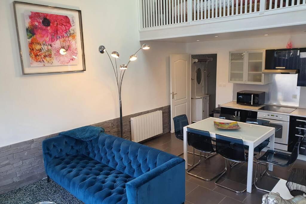 Beautiful bright T2 ideally located \ 06600 Antibes