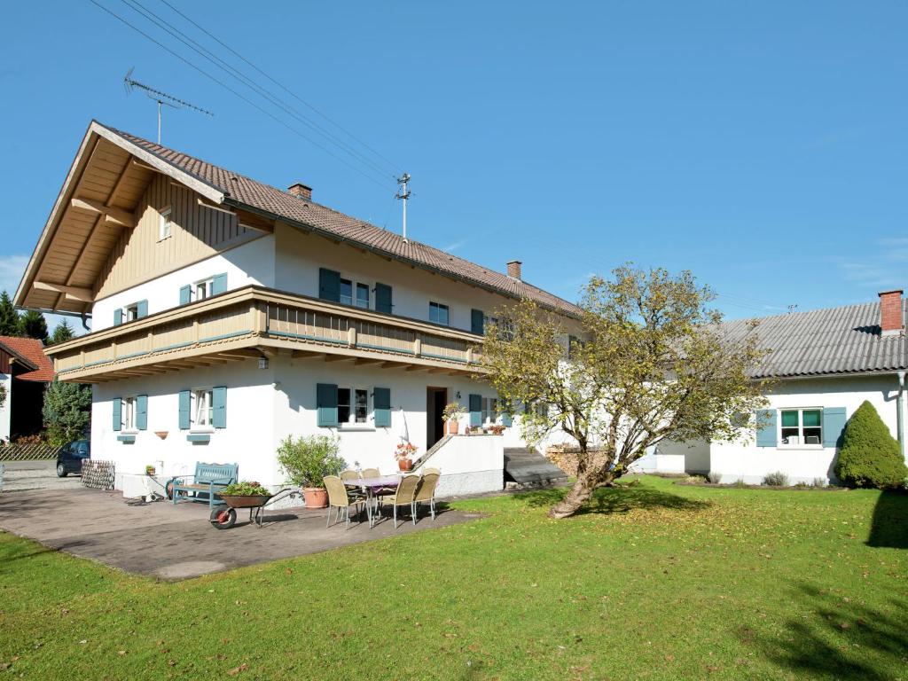 Beautiful child and family friendly apartment with balcony in the Pfaffenwinkel region , 86984 Prem