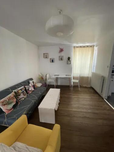 Beautiful & Cosy Appartement In Thabor