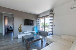 Beautiful flat 6p - Heated swimming pool and tennis court