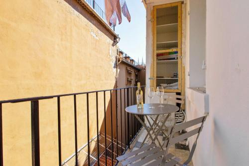 Beautiful flat with balcony in the heart of Marseille - Welkeys
