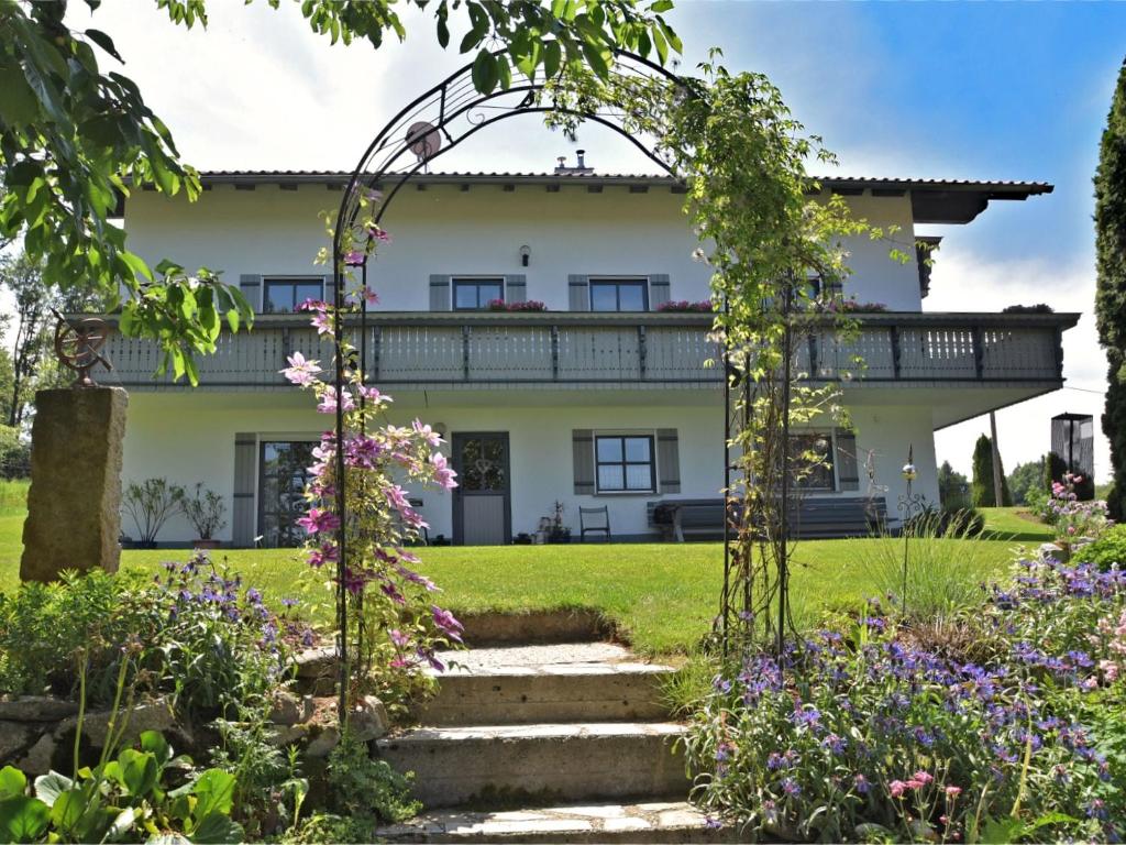 Appartement Beautiful ground floor flat with private terrace in the Bavarian Forest  94065 Waldkirchen