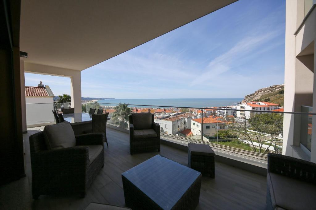 Beautiful Nazaré Apartment, close to the Beach! Rua Eurico Castro e Silva nº4 1º esquerdo, 2450-182 Nazaré