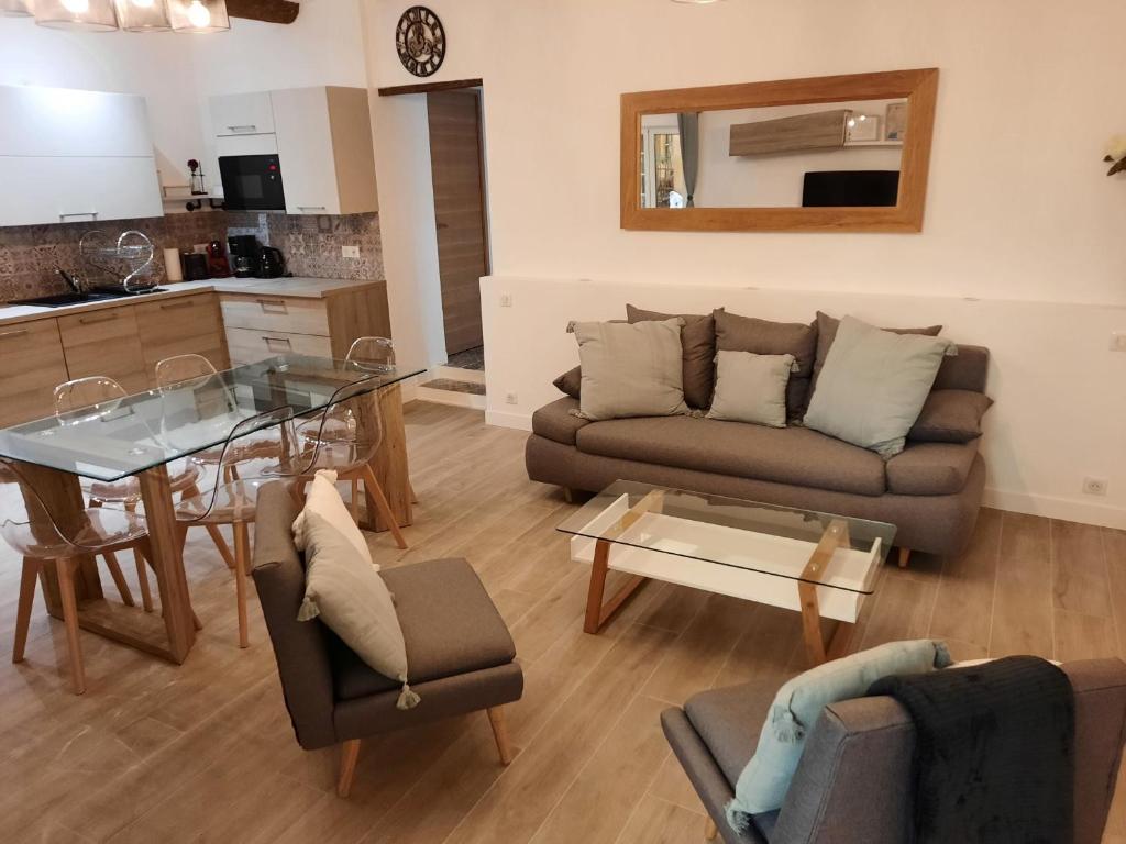 Beautiful Old Town flat, near the beach 16 Boulevard Jean Jaurès, 06300 Nice