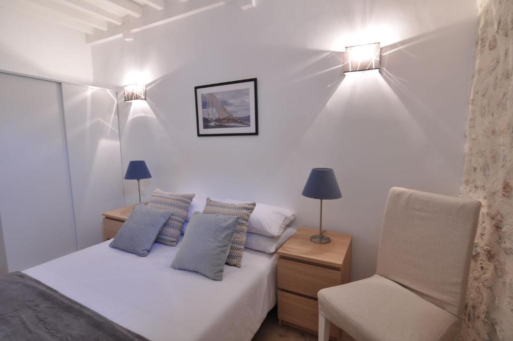 Beautiful one-bedroom apartment -StayInAntibes - Picasso 2 2 Rue des Bains, 06600 Antibes