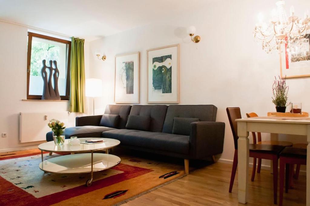 Beautiful Park Apartment for 4 Guests 19 Kreuzstraße, 13187 Berlin