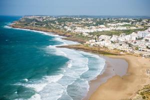 Beautiful Seaview 2 Bedroom Apartment