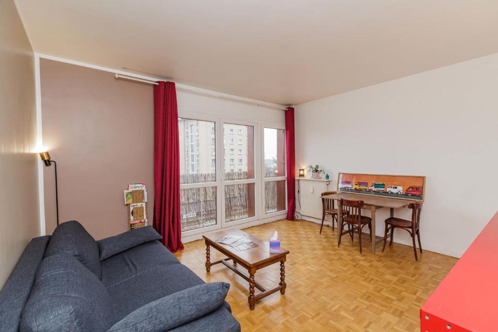 Beautiful spacious apt in the heart of Bagnolet 133 Avenue Gambetta, 93170 Bagnolet