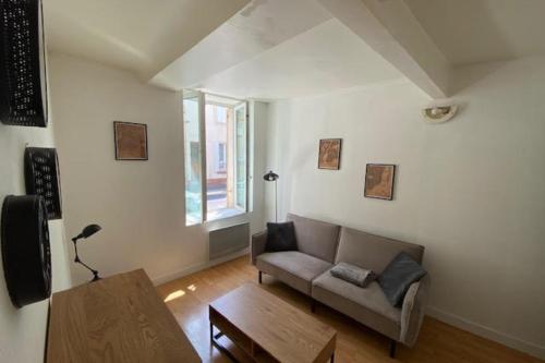 Beautiful Studio 30 M For 2 In The Heart Of Caen