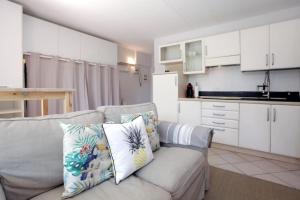 Beautiful studio close to beach private parking