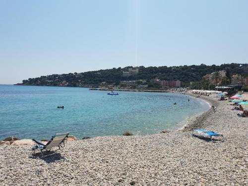 Beautiful studio near sea (free parking)