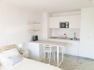 Appartement Beautiful T1 with sea view 4 Avenue du Parc Ferber 06200 Nice Provence-Alpes-Côte d\'Azur