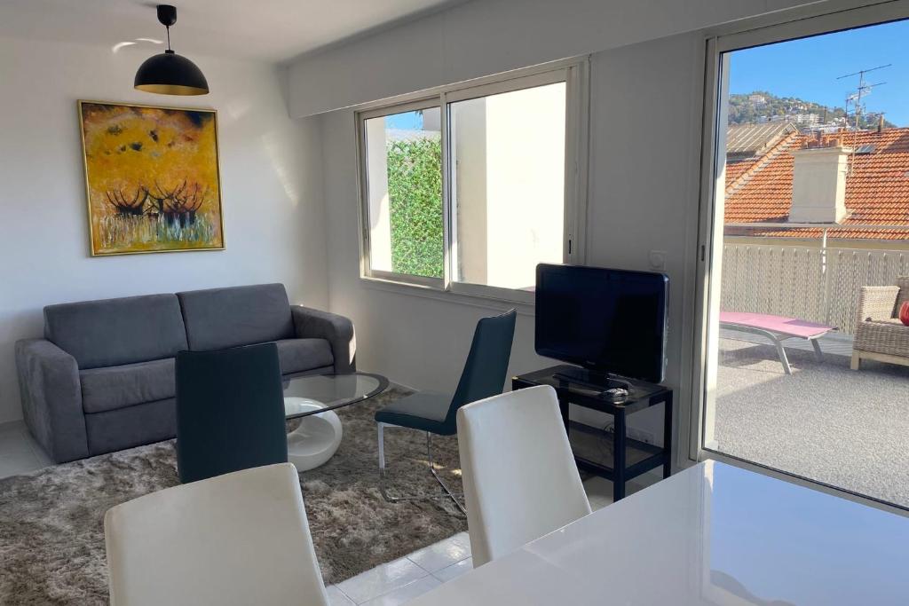 Beautiful T2 full center 4 min from the Croisette! 7 Rue du Commandant Vidal, 06400 Cannes