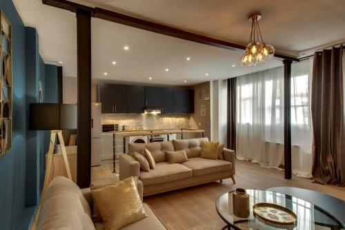 Beautiful Triplex in the center of Paris