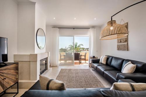 Beautiful Two Bedroom Apartment with Roof Terrace