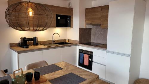Beautifully styled ski apartment, sleeps 5, in Les Gets