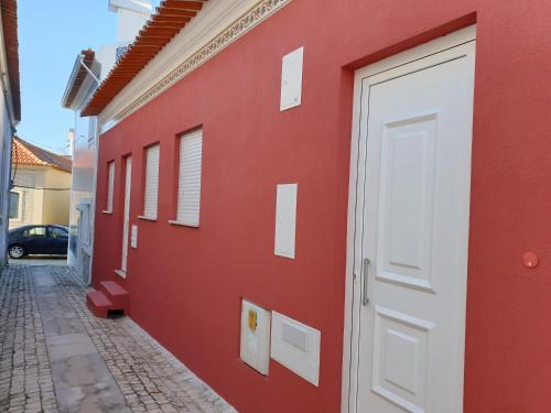 Beco's House - Suits