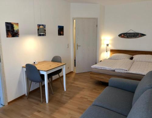 Bed & Kitchen