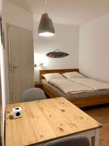 Bed & Kitchen