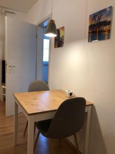 Bed & Kitchen