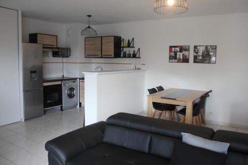 Bel appart T2,calme et lumineux, avec balcon, proche du centre ville avec parking privé