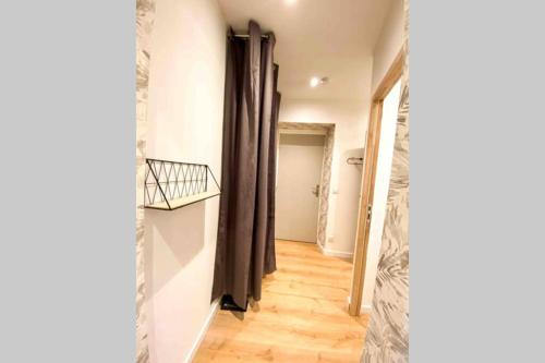 Bel appartement 40 m2 apercu mer à 350 m des plages