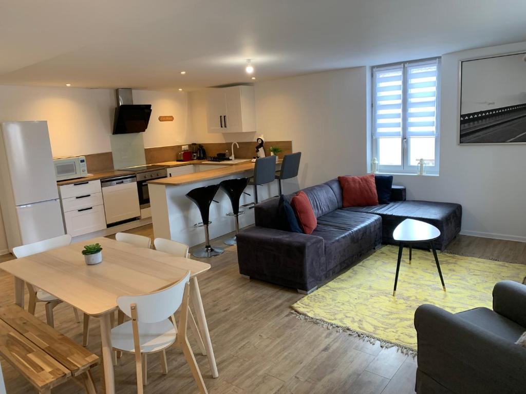 Bel Appartement au cœur du village 40 Grande Rue, 39410 Saint-Aubin