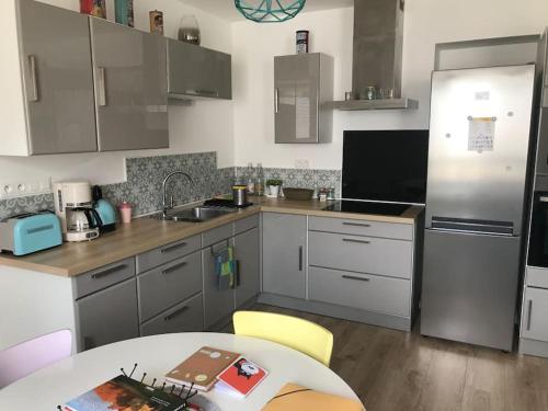 Bel appartement avec extérieur à la campagne.