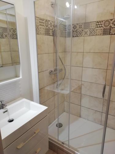 Bel appartement avec jardin à 50m des plages du debarquement