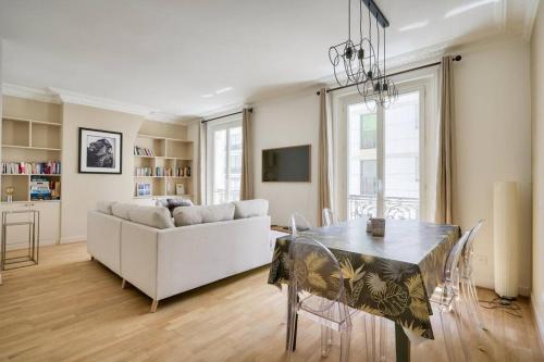 Bel appartement avec lit double dans Paris 15ème
