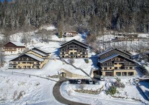 Bel appartement avec piscine couverte