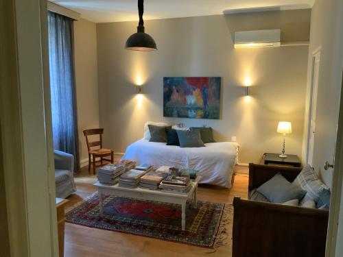 Bel appartement avec terrasse, climatisation, poêle, garage