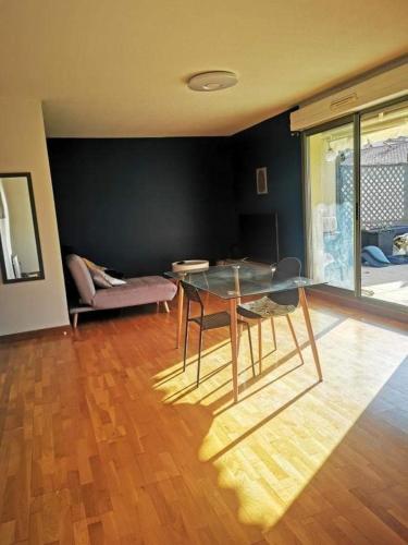 Bel appartement avec terrasse et jaccuzy