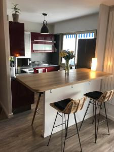 Bel appartement avec terrasse, piscine et parking privé