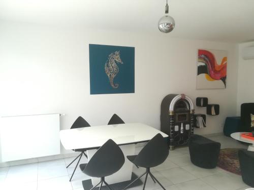 Bel appartement avec terrasse - Plage de Carro à pied