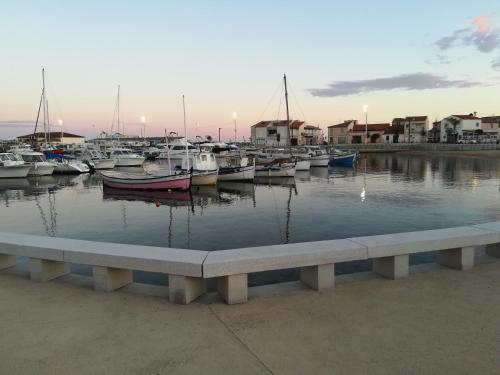 Bel appartement avec terrasse - Plage de Carro à pied