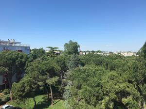 BEL APPARTEMENT AVEC VUE ET PARKING PRIVE