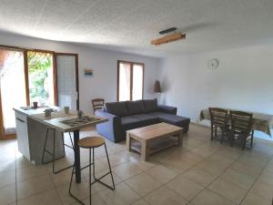 Bel appartement bas de villa entre mer et montagne