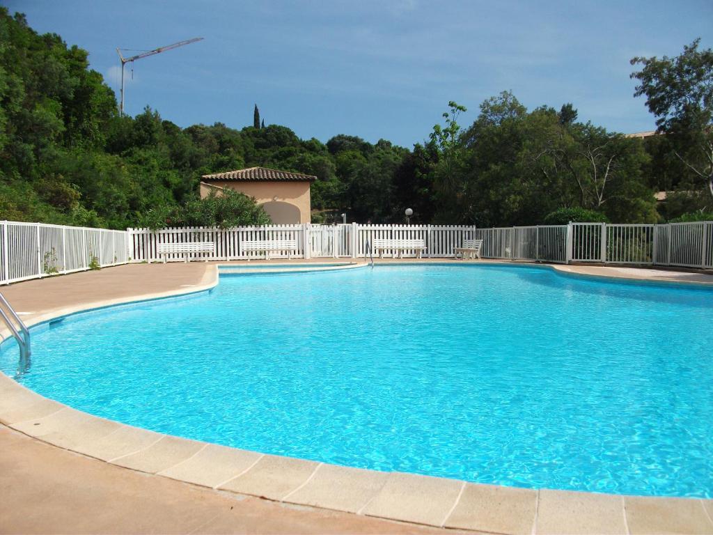 Bel appartement climatisé - Résidence avec piscine Les Cigalines Appt F66, 83240 Cavalaire-sur-Mer