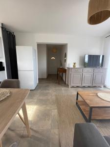 Bel appartement climatisé, vue mer