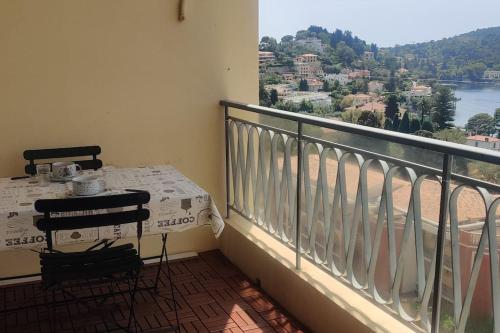 Bel appartement climatisé vue mer parking gratuit.