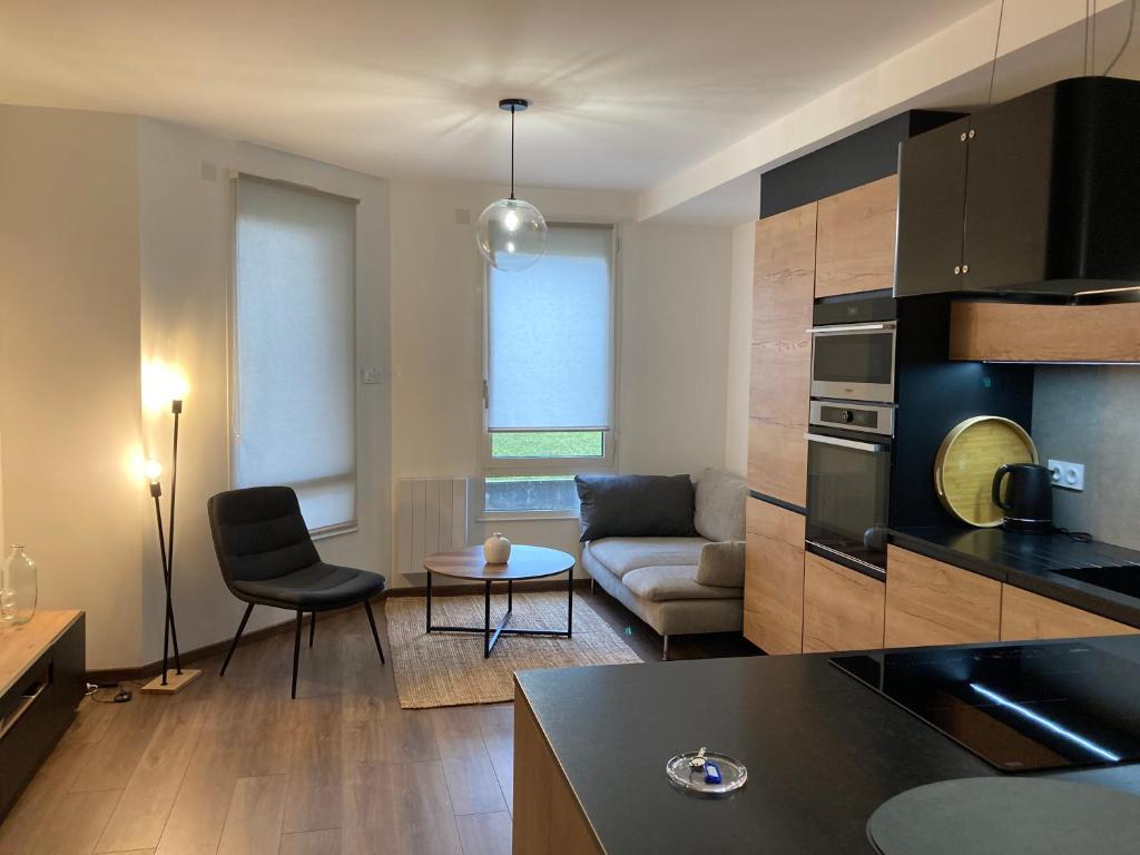 Bel Appartement CV 15 Rue Jean-Jacques Rousseau, 18000 Bourges