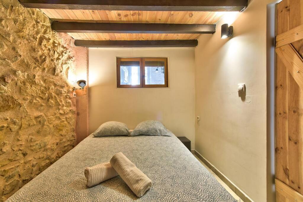 Bel Appartement dans L'Hyper centre PlCastellane Rez-de-chaussée- 1ere porte a droite. 33 Rue Saint-Suffren, 13006 Marseille