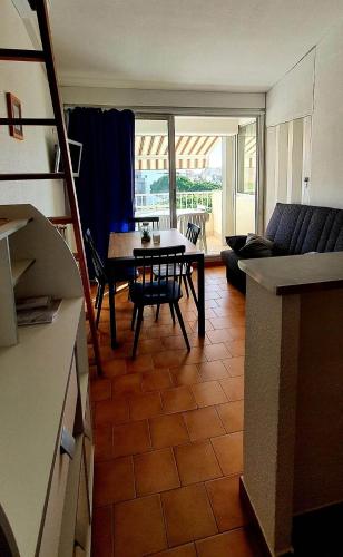 bel appartement dans résidence avec piscine