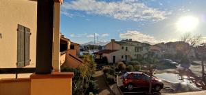 Bel appartement en résidence vue sur Marina