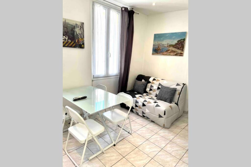 Appartement Bel Appartement - HYPER CENTRE - 2 pièces 5 Rue Georges Clemenceau 06400 Cannes