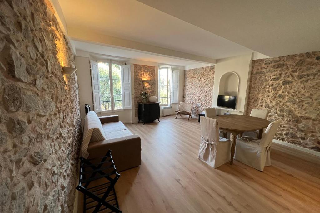 Bel Appartement Lumineux au Coeur du Suquet 10 Rue Saint-Dizier, 06400 Cannes