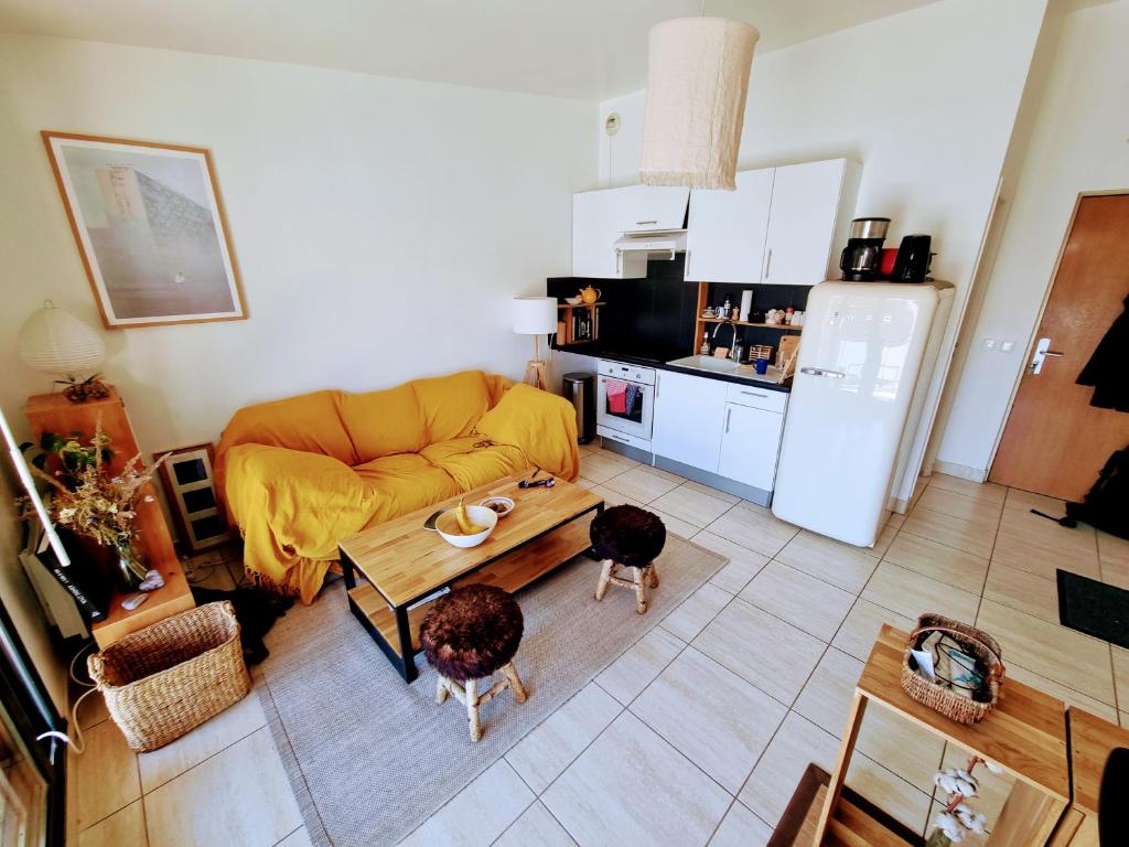 Bel appartement lumineux proche Paris et Parcs 3ème étage 117 Rue de Rosny, 93100 Montreuil