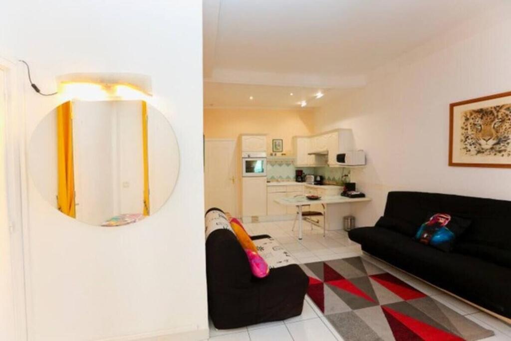 Appartement Bel Appartement Plein Centre de Cannes Face au Palais des Festivals 9 Rue des Belges 06400 Cannes