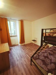 Bel Appartement Prés de la gare RER C -REFAIT A NEUF -spacieux 4 pièces